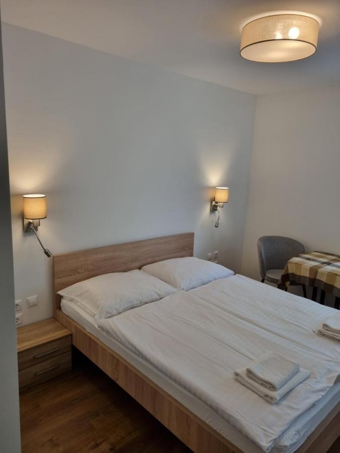 Adam Apartmanhaz Siofok Oda fotoğraf