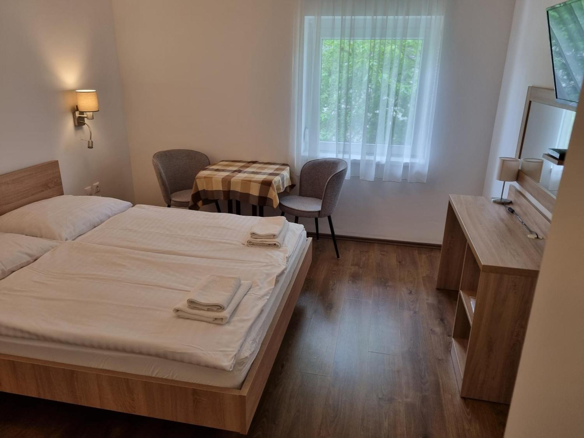Adam Apartmanhaz Siofok Oda fotoğraf